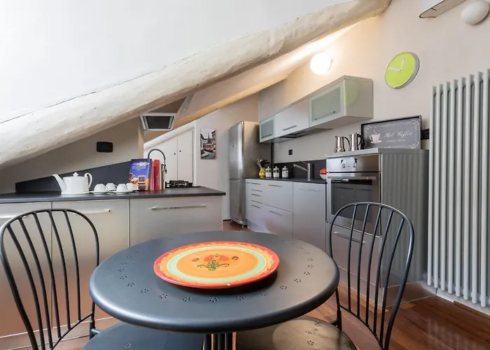 Charming Apartment Near Porta Nuova By Wonderful Italy